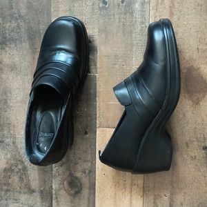 Dansko Aubrey Black Leather Clogs Sz 39 EU 8.5 US  Women